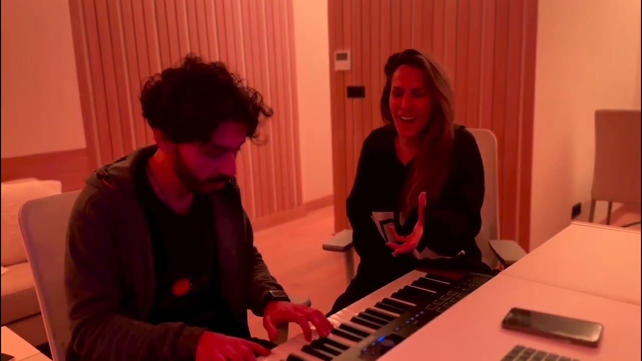 Malú - Como una Flor | Directo 25 Aniversario (2023)