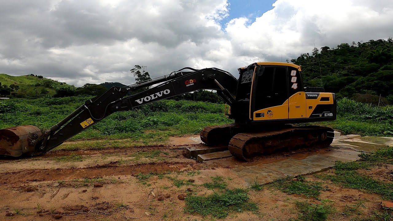 olha o exterior dessa escavadeira volvo 140dl 2022. a máquina esta linda 😱😱💪