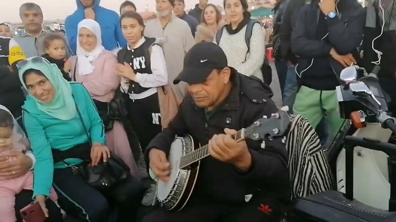مجموعة ناس الغيوان مباشرة من مدينة مراكش بجامع لفنا مع لينا فرجة ممتعة 👏👏🇲🇦🇲🇦