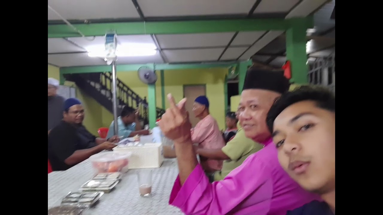 SOLAT TERAWIH DI SURAU ASSAADAH BATU 2 SEPINTAS 