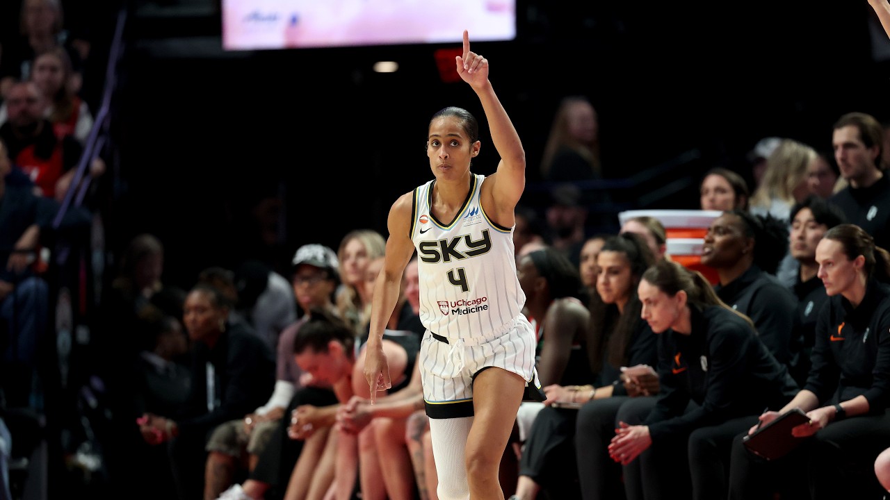 HIGHLIGHTS: Skylar Diggins Dominates with 21 PTS, 11 REB & 7 AST vs Portland