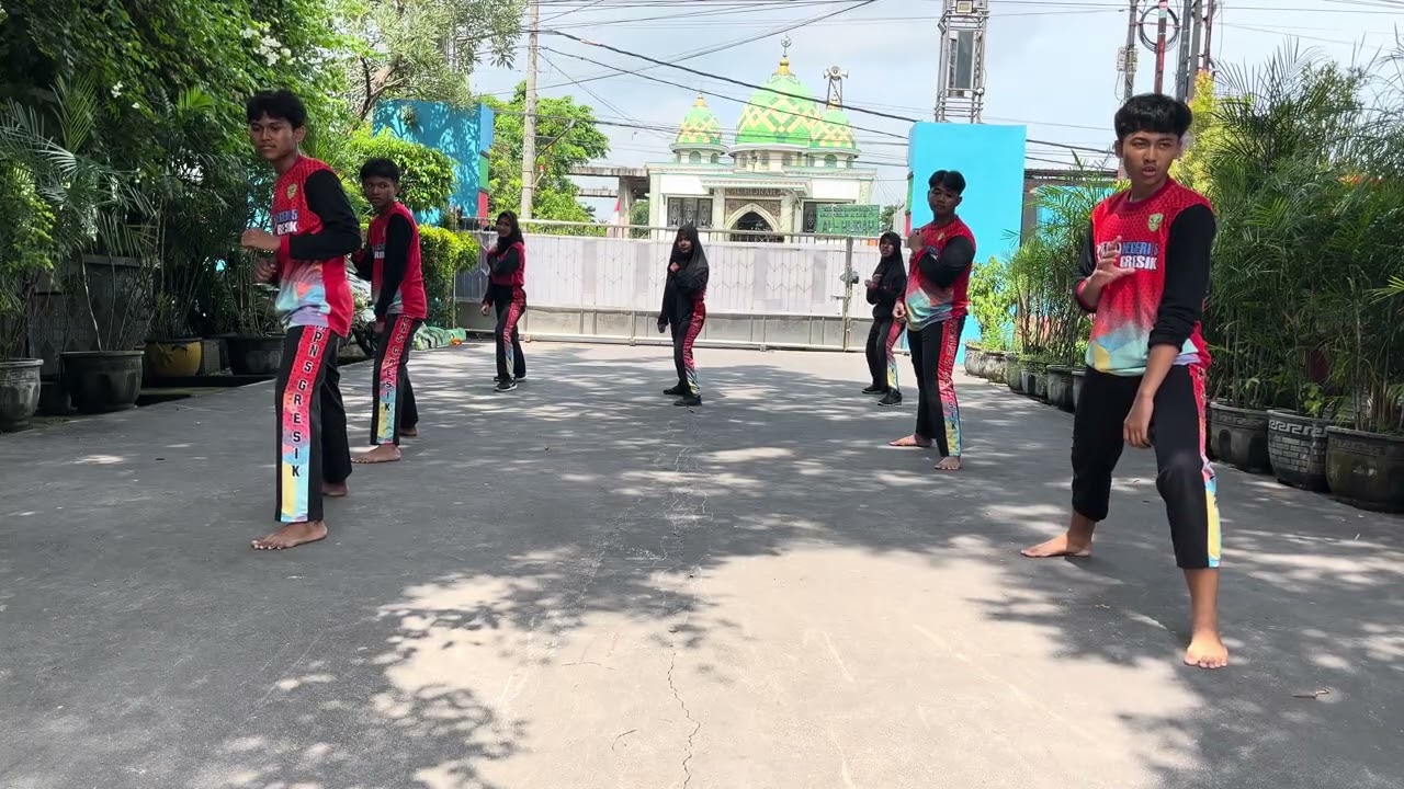 Pencak Silat Kelompok 4 Kelas 9F UPT SMP Negeri 5 Gresik