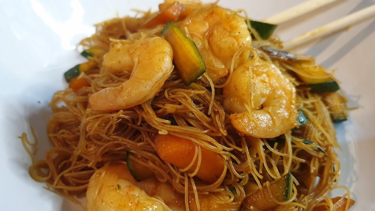 Spaghetti di Riso con Gamberi e Curry