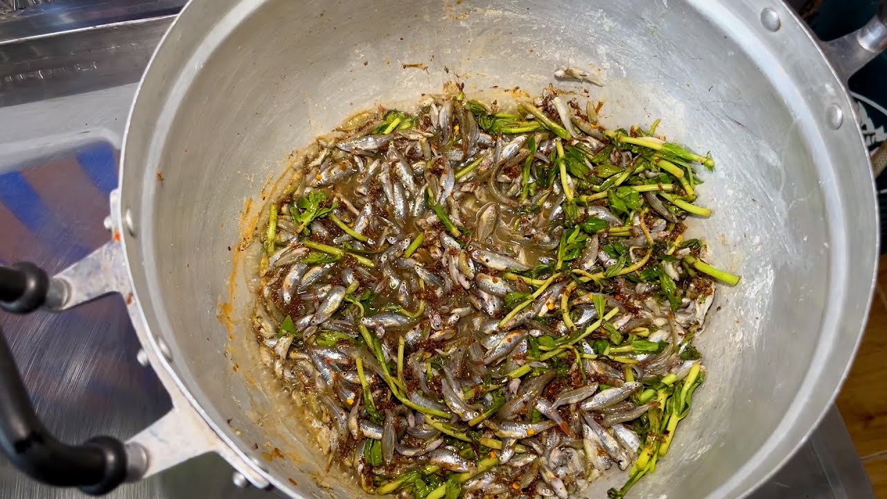 ก้อยปลาซิว!! ใส่มดแดง สูตรเด็ดพ่อใหญ๋ลุน