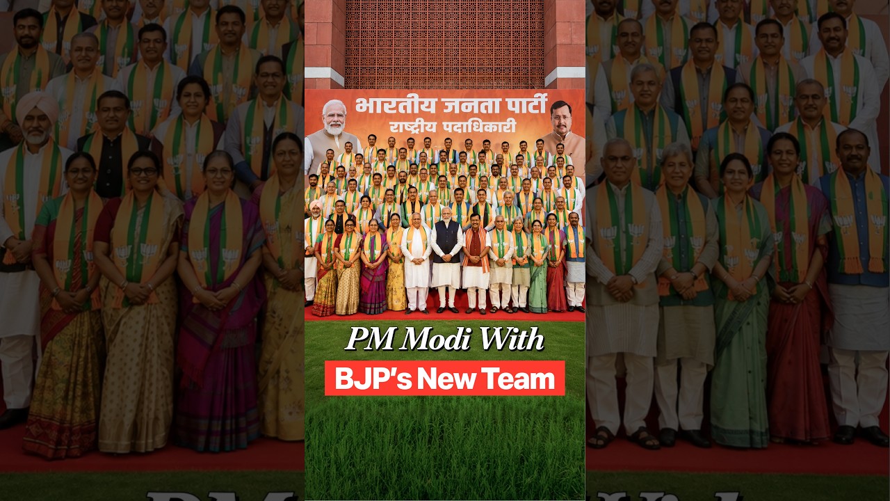 PM Modi Poses With BJP&rsquo;s New National Office-Bearers