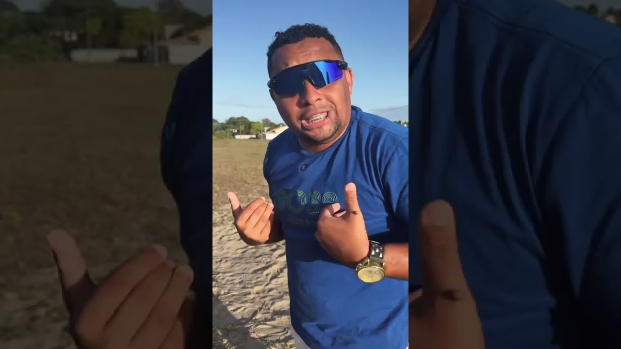 UMA PESSOA ESTÁ LHE IMITANDO!
