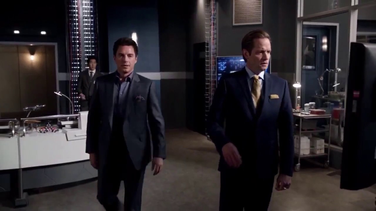 Reverse Flash captures the Black Flash