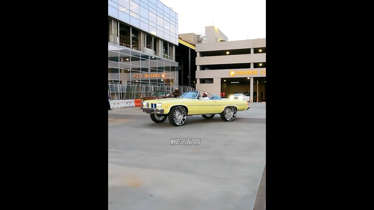 Oldsmobile delta 88 on 32&rdquo; Forgiato rims