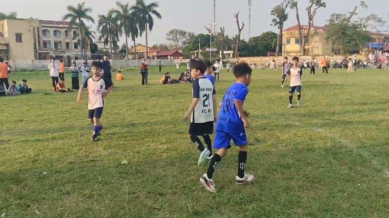 Hiệp 2 khai mạc Bóng đá HS 4C gặp khối 3 . 10 tháng 3, 2026