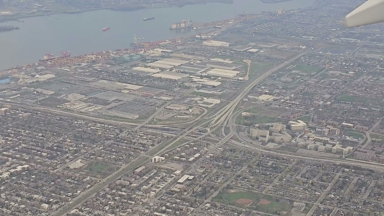Final Approach to YUL (Views of Montréal Metropolitan) (04-2024)