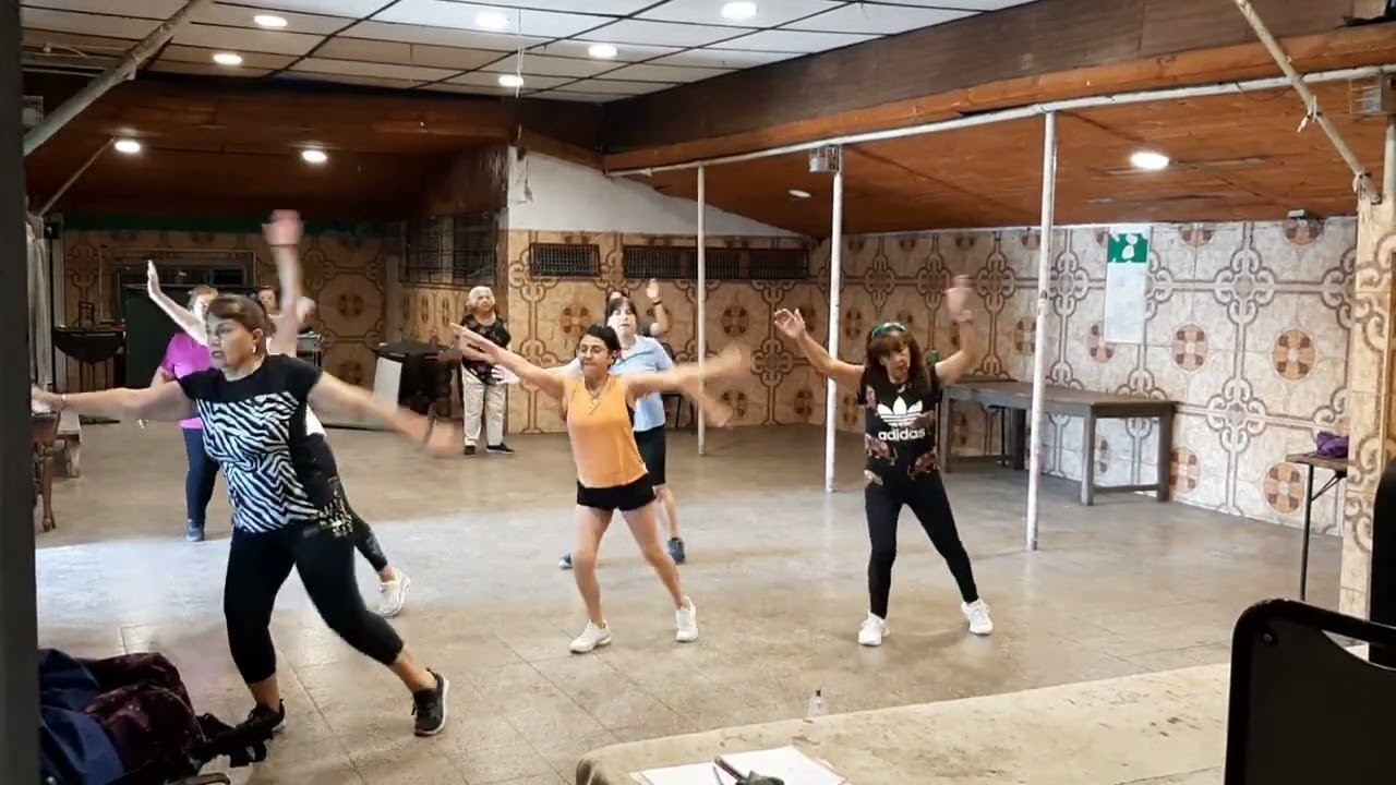 Baile entretenido 3 Lunes 26 de enero 2026 profesora Angela Sierra club los 120 lo Espejo