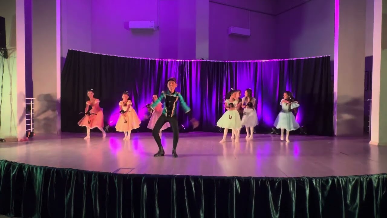 Coreografia AMIGAS DE CLARA E O QUEBRA NOZES