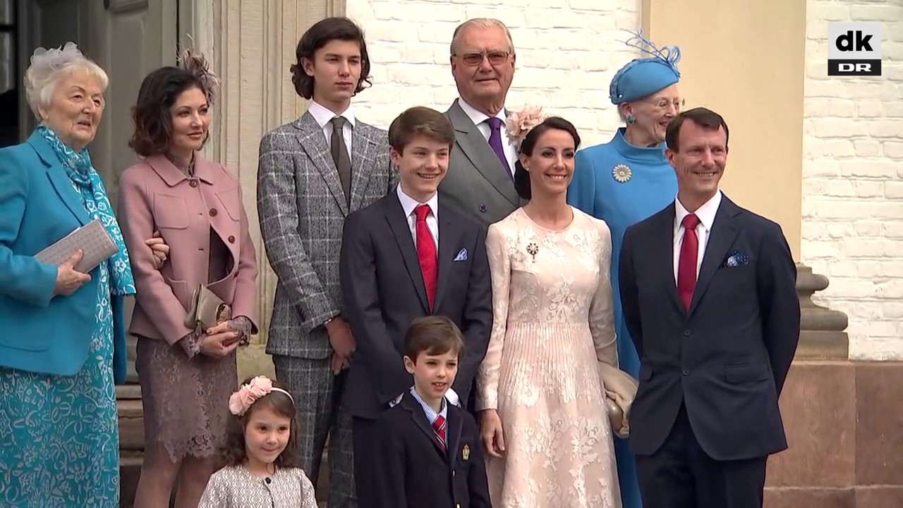 Prins Felix er blevet konfirmeret omgivet af familien