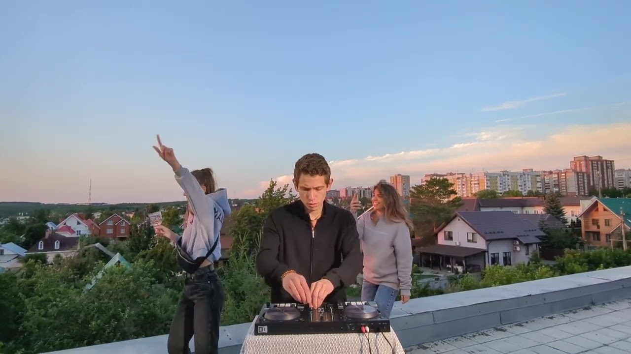 Rooftop Live DJ Mix — Deep & Progressive House