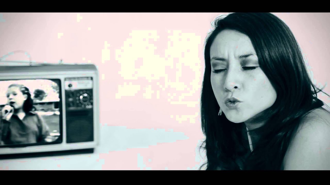 Los Recuerdos No Abrazan - Lindsay Martell