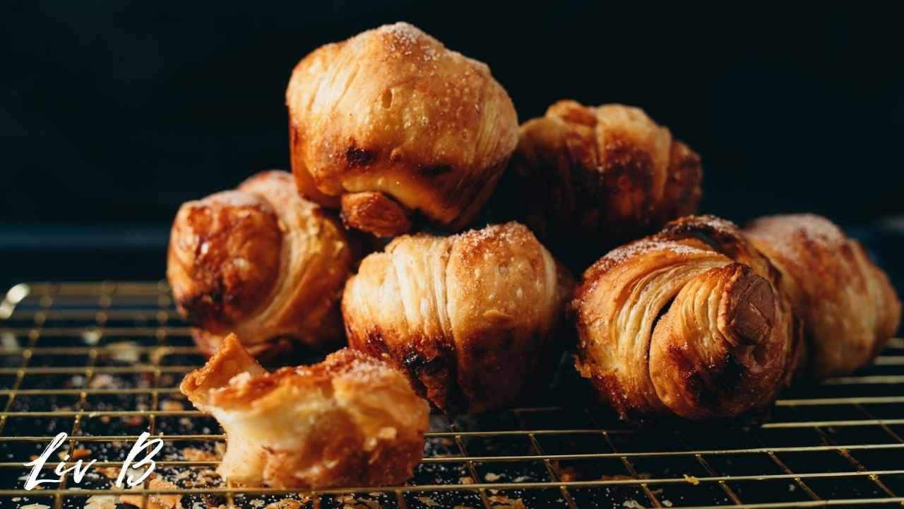 Cinnamon Cruffins & Salted Honey Latte | The Coffee Shop Series