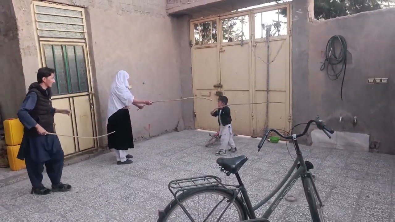 جنگ آجی با نواسه 🤣