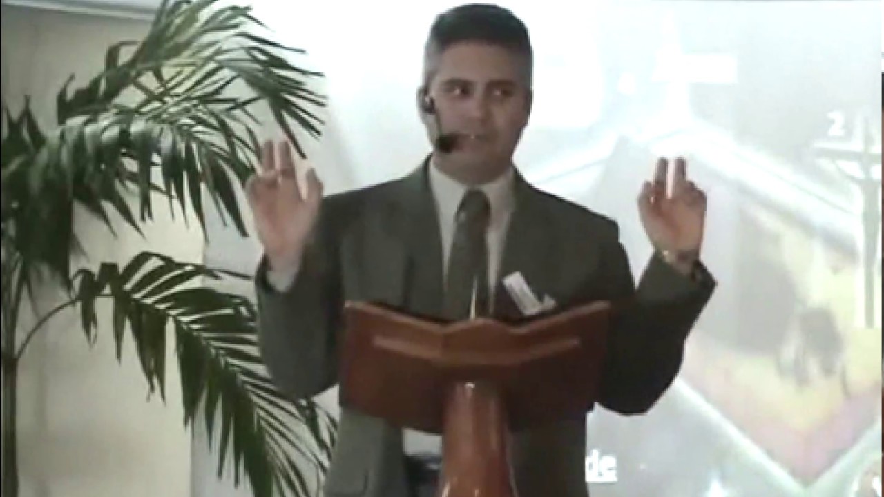 TESTIMONIO. 3 HIMNOS CAMBIA LA VIDA DE UN ENDEMONIADO (OLIVER CORONADO)
