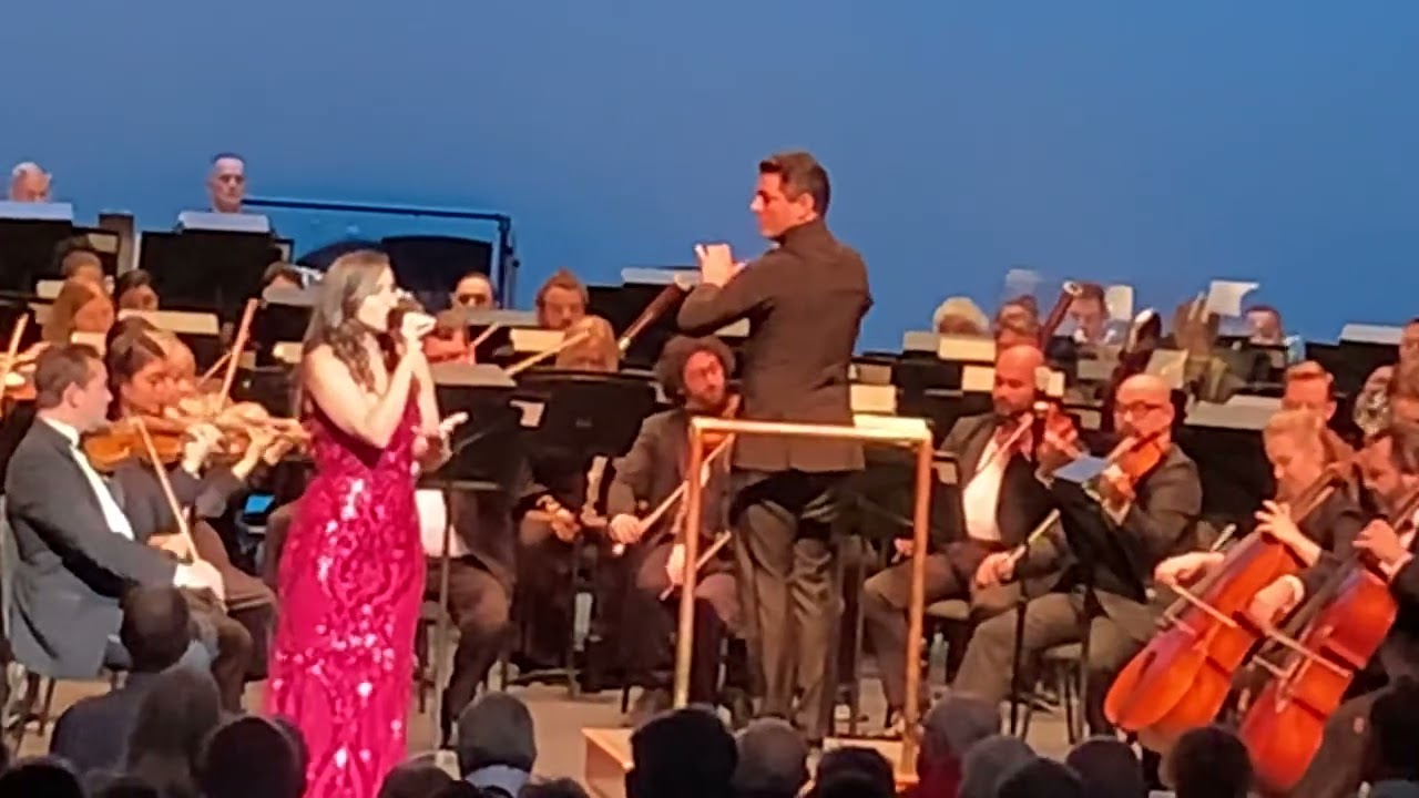 Lauren Jelencovich sings The Star Spangled Banner with the Venice Symphony!