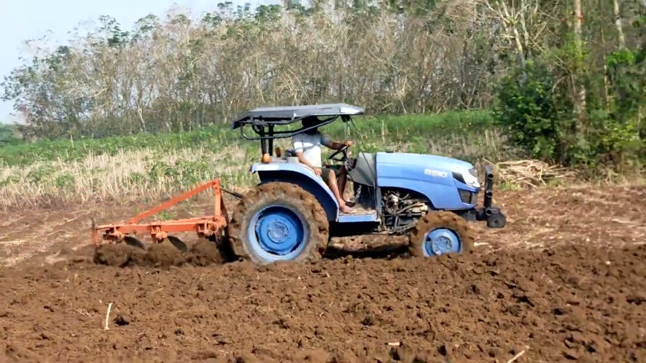 Bajak Lahan Baru untuk Tanaman Singkong