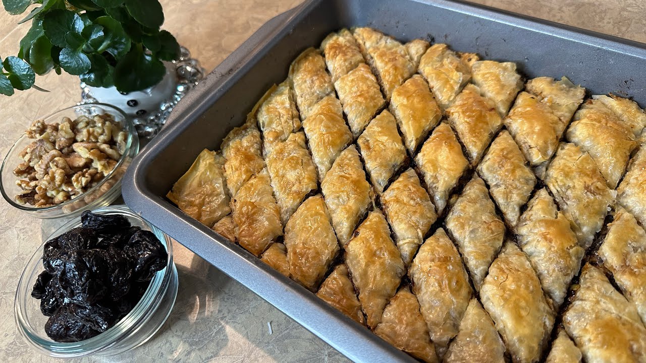 Savrsena Baklava Sa Suhim Sljivama i Orasima. Jednostavno i jako ukusno #posno #baklava  #delicious