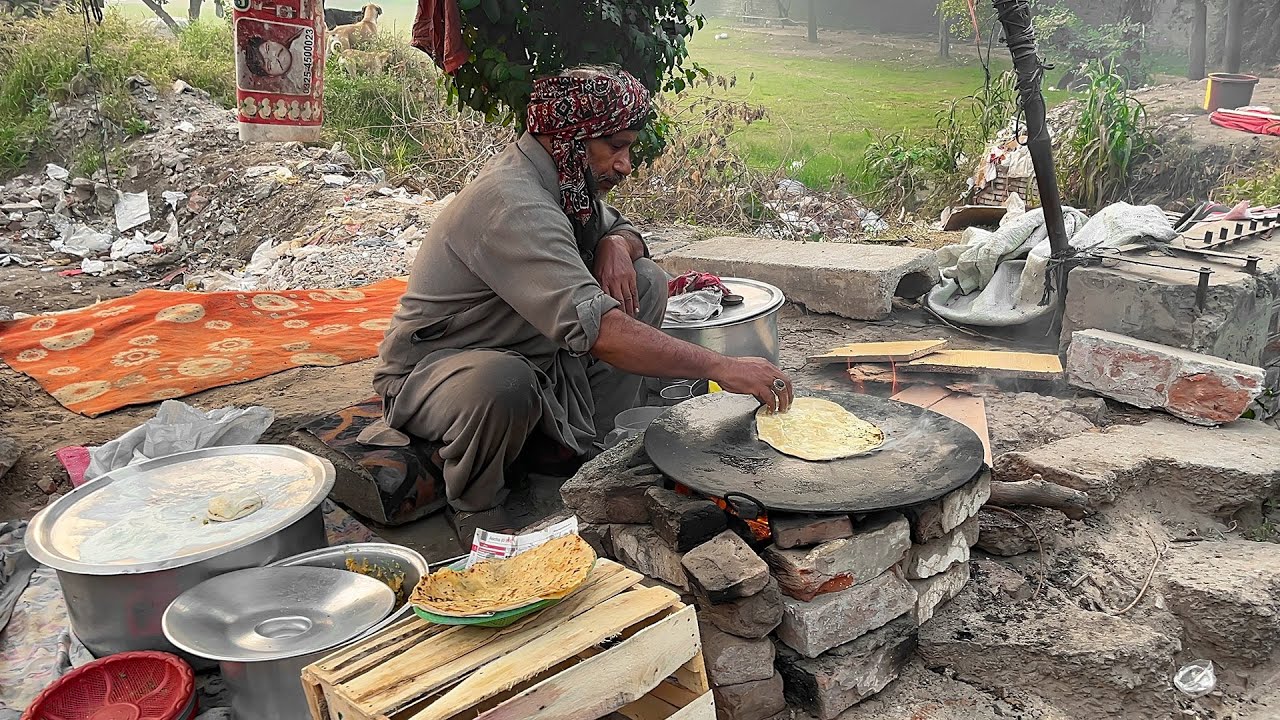 EXPLORING THE CHEAPEST & MOST DELICIOUS STREET FOOD IN LAHORE 😍 COMPLETE PAKISTANI STREET FOOD TOUR