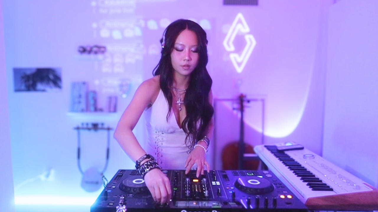 JVNA LIVE - Moonlight | Future Bass, Techno, Trap Live DJ Set | Ep.31