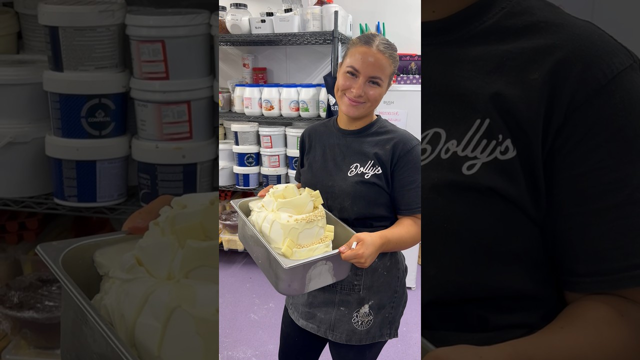 Making white chocolate gelato 🫶🏻 #dollysdesserts