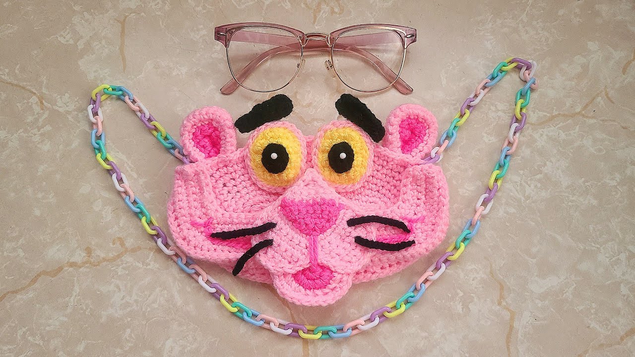 Hermoso estuche 🩷 👓 para lentes tejido a CROCHET en forma de Pantera Rosa | Sorprendente regalo