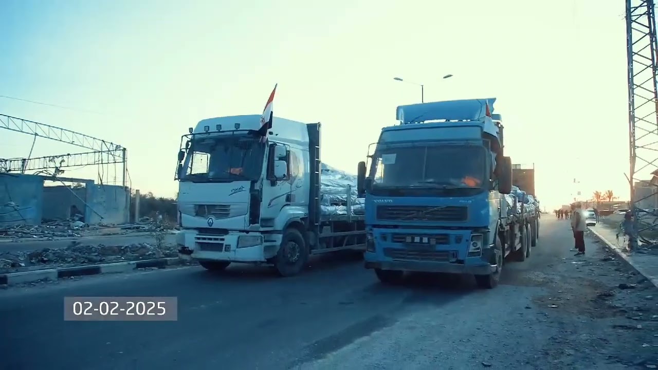 اللجنة المصرية ترسل قافلة من الخيام للنازحين في شمال قطاع غزة