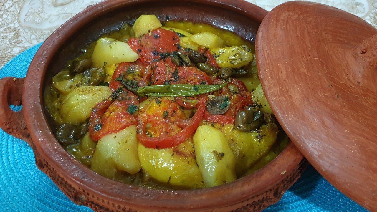 طجين الدجاج بالبطاطا القصبية بدون قطرة ماء جربوه متشبعوش منو 😋😋👌👌👌