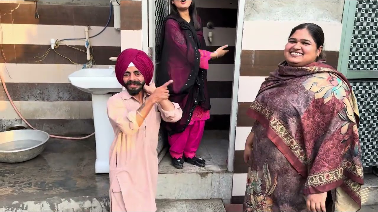 SARPANCH ਫ਼ੜਿਆ ਗਿਆ ਬਾਥਰੂਮ ਚ ਸਰਪੰਚਣੀ ਨੇ ਚੱਕ ਲਿਆ 