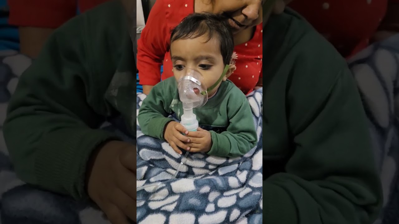 1 YEAR OLD BABY TAKING STEAM BY OWN #viral#baby#cutebaby
