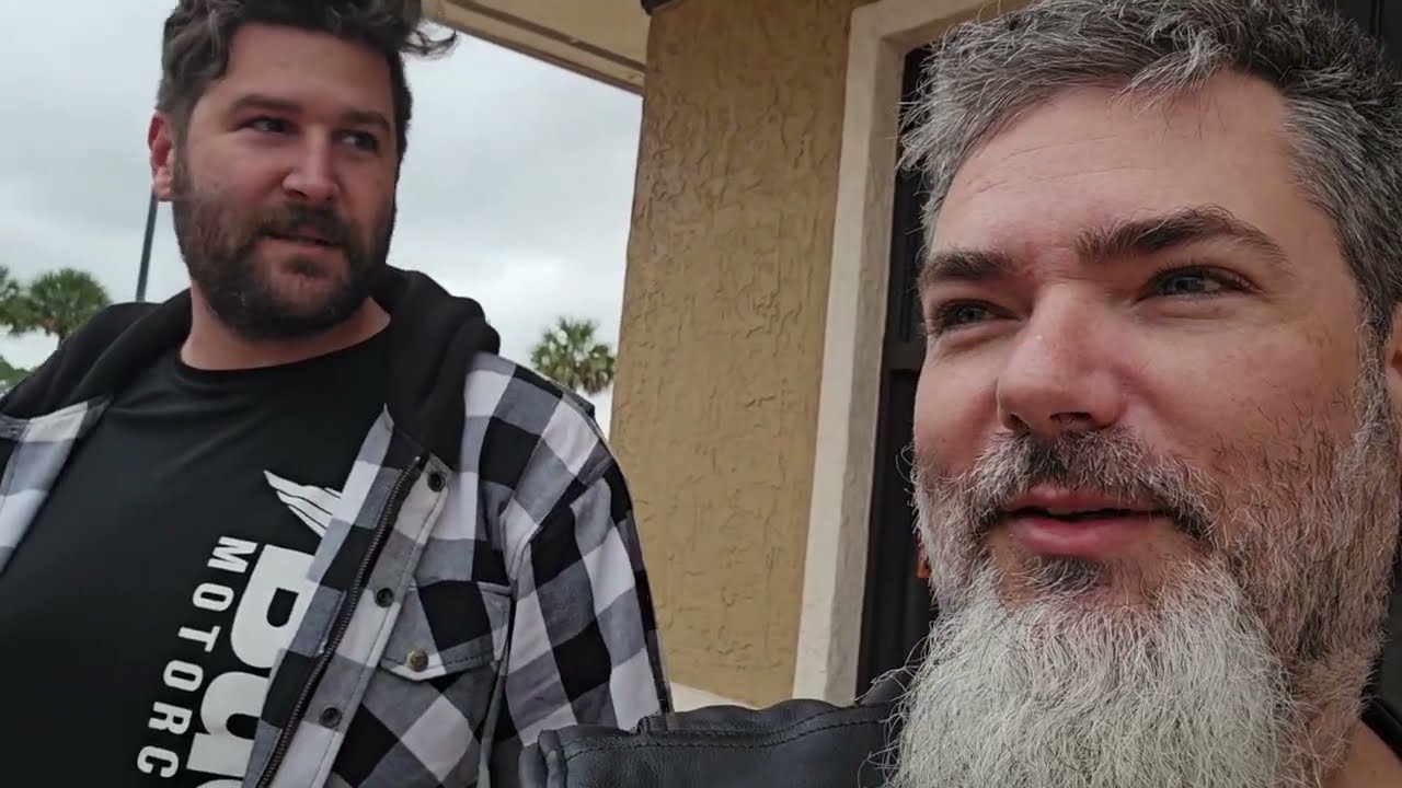 Lee and I Check out Teddy Moorse's Harley Davidson in Ormond beach and J&P cycles