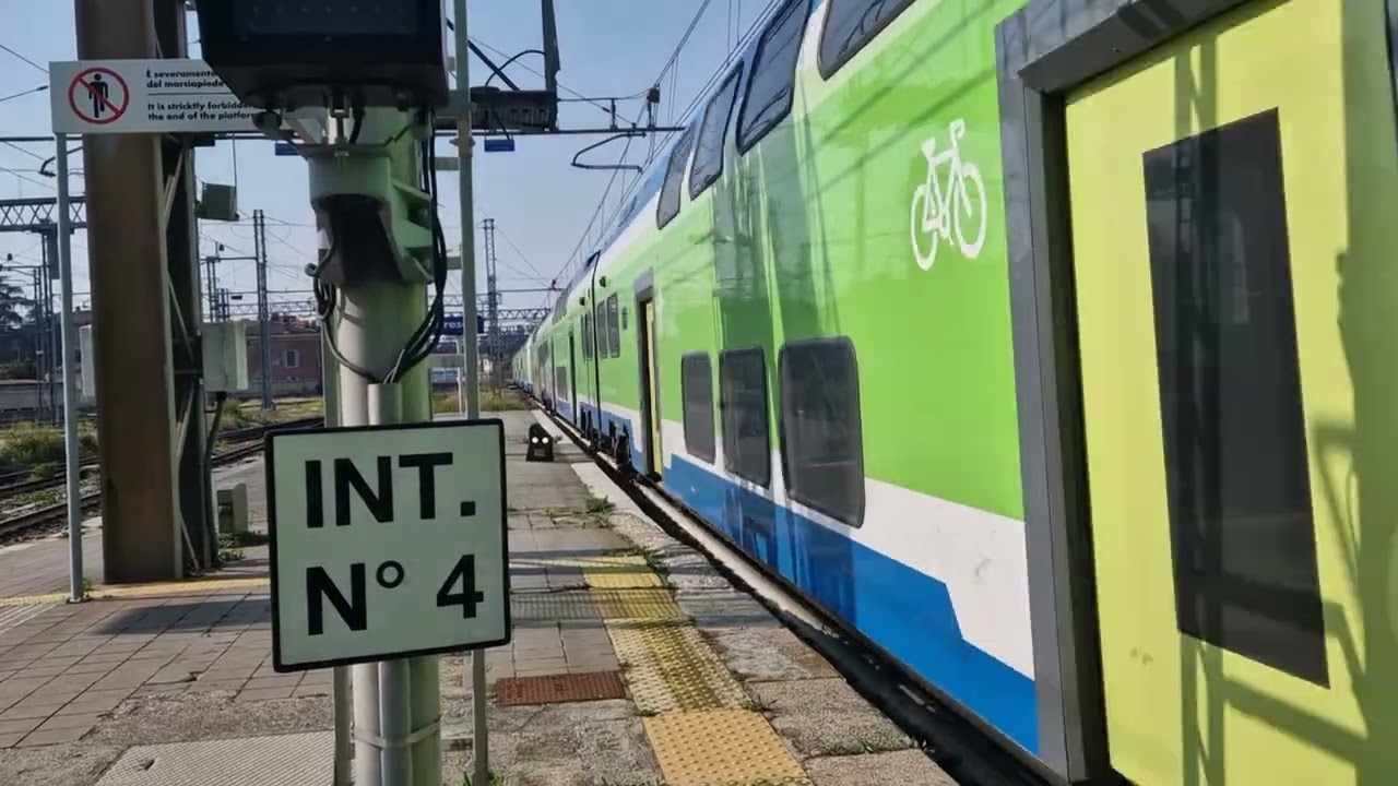 ETR 521 CARAVAGGIO DOPPIO IN PARTENZA DAL BINARIO 2 DI BRESCIA
