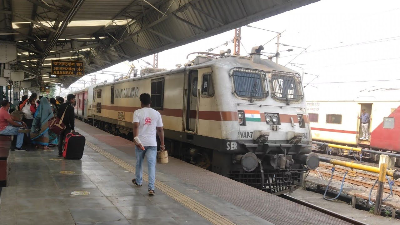 Tata nagar to Buxar arriving on asansol st |Tno 18183 Express Train Indian railway @Trainworld786