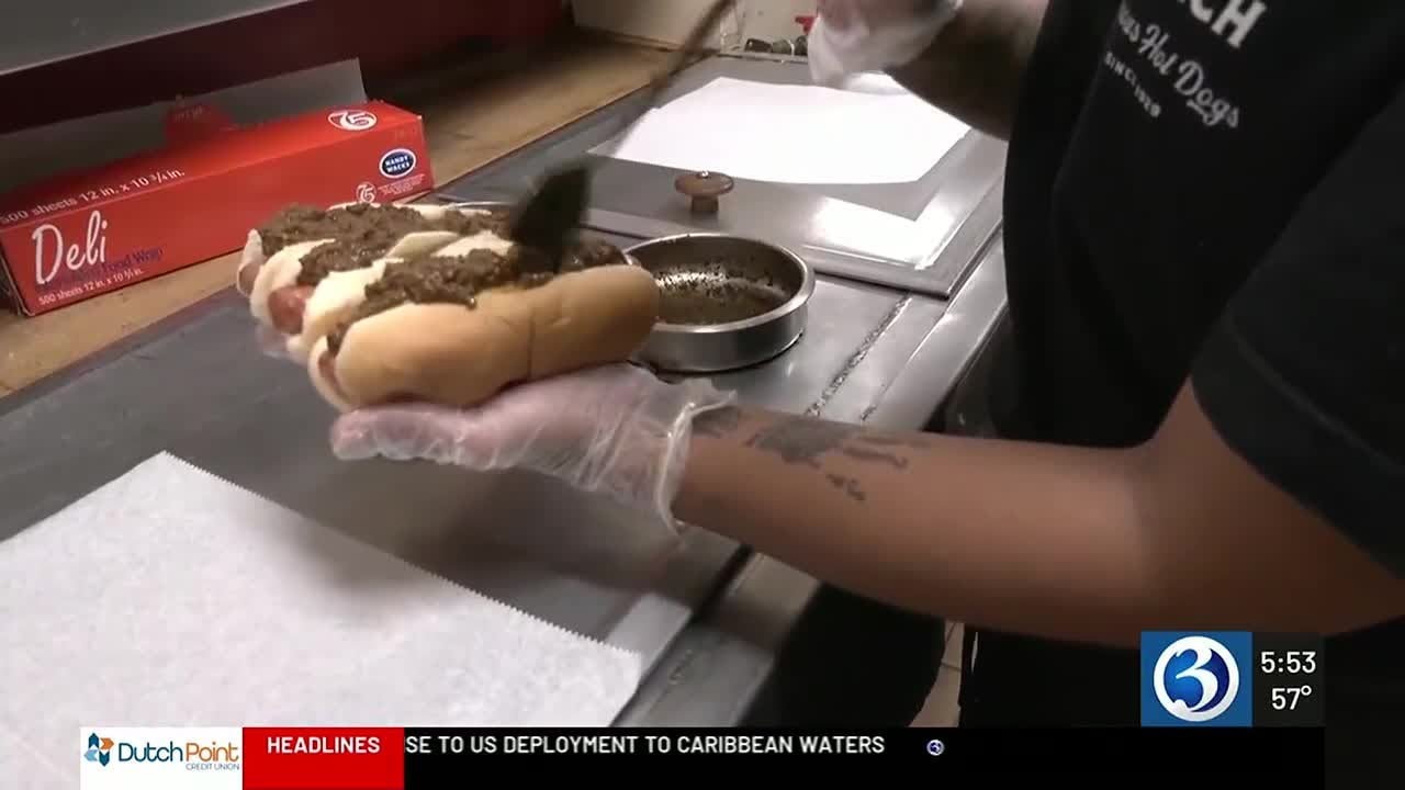 Blackie&rsquo;s and Capitol Lunch battle it out for Connecticut&rsquo;s Best Hot Dog