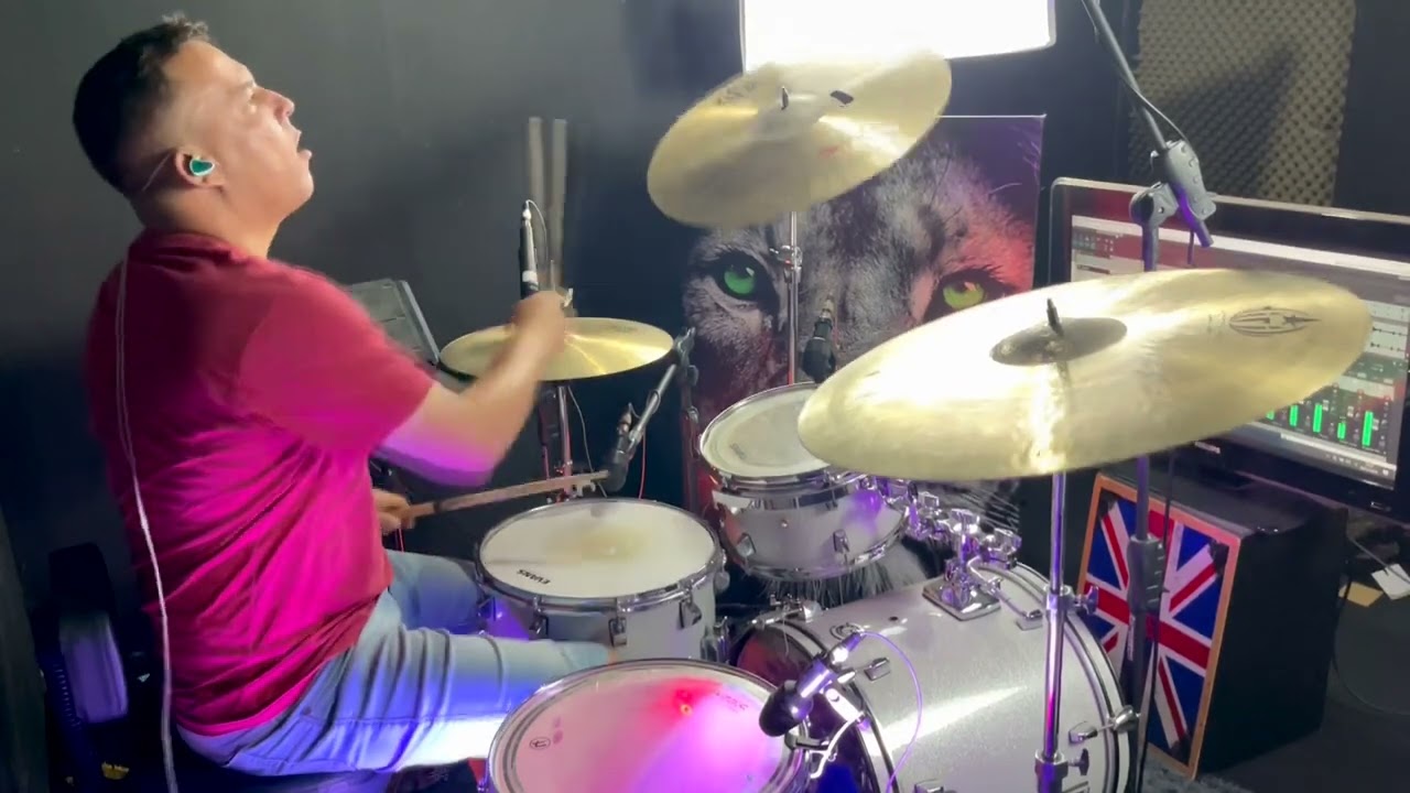 Grande Rei / Batendo á Porta + Espontâneo ( AO VIVO ) Gabi Sampaio / Drum Cover