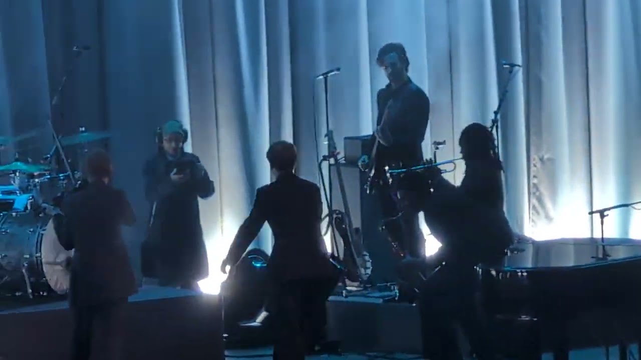 Tom Odell - Parties & Can we just go home now - Live - Paris Bercy - 2025