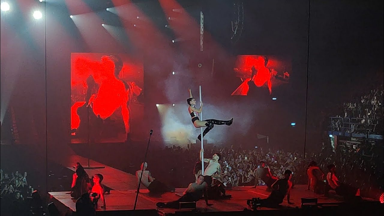 Elodie 'RED LIGHT' Full Show live al Mediolanum Forum Milano 21/11/2023