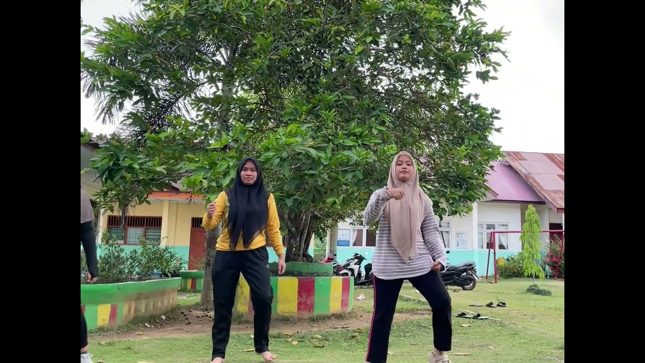 TUGAS SENAM KELAS XII.F2 KELOMPOK 4