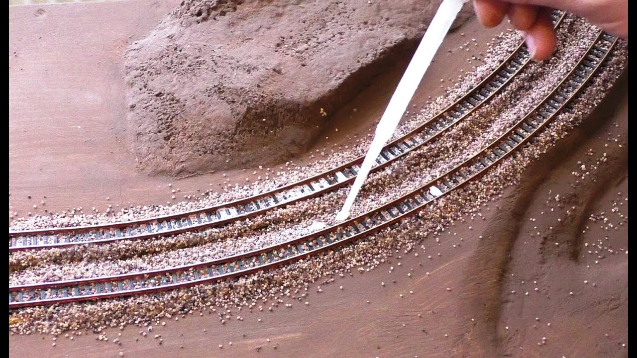 Modellbahn Spur N / 1:160 -  Teil 12 - Gleise altern und einschottern / schottern auf dem Eckmodul