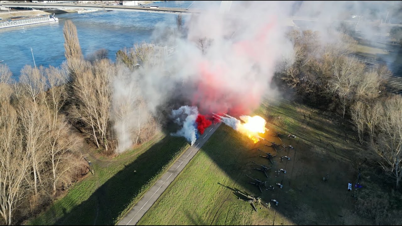 Delostrelecké salvy Bratislava 1.1.2026 - 6x D-30 ⚔️🇸🇰🔥