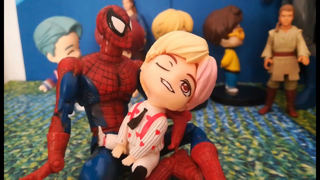 SUPERHEORES CUIDAN A LOS BTS - MULTIVERSO