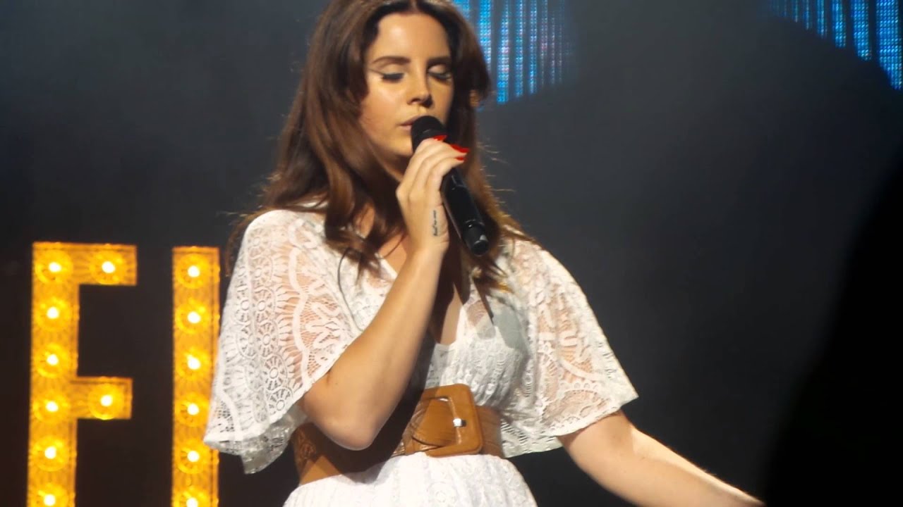 Brooklyn Baby - Lana Del Rey - LIVE in Montreal - 04/06/15
