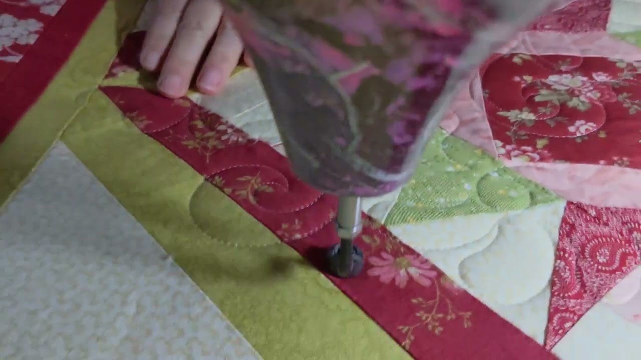 Big Flowers and Curls  free motion longarm long arm quilting hand guided no computer no pantographs