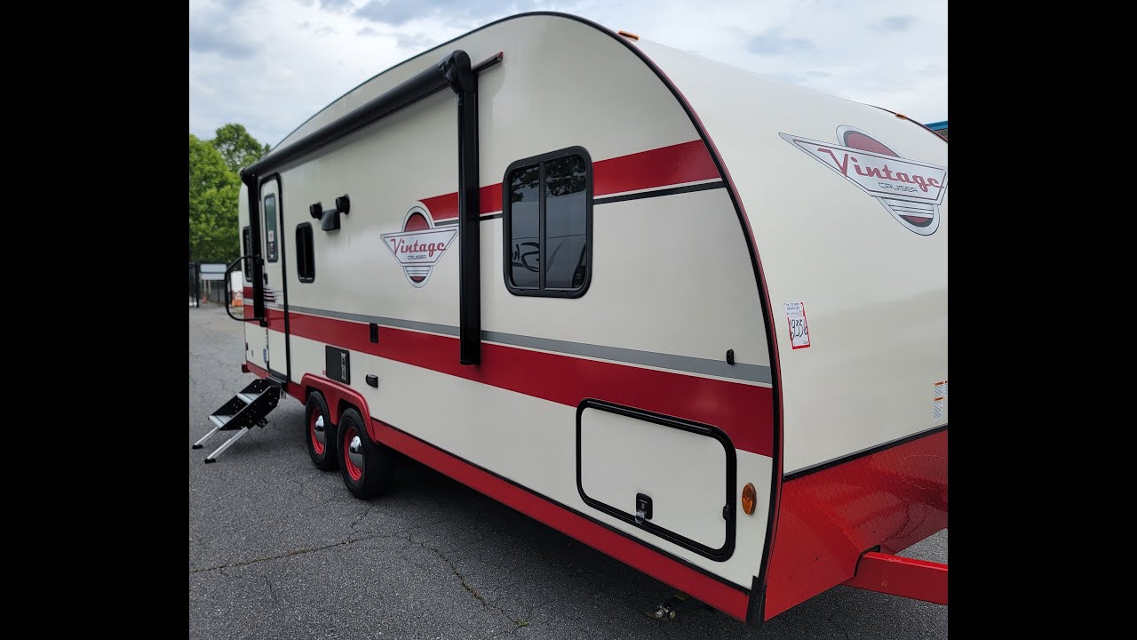 Vintage Cruiser 23RSS  Camper Great Retro Camper with all The Bells and Whistles