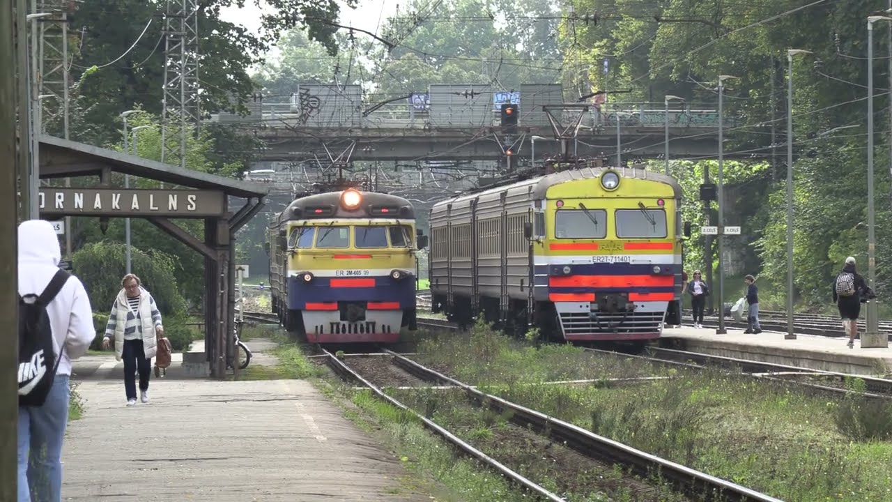 Электропоезда ЭР2-605/1310 и ЭР2Т-7114 на ст. Торнякалнс / ER2M-605 and ER2-1310 EMU's