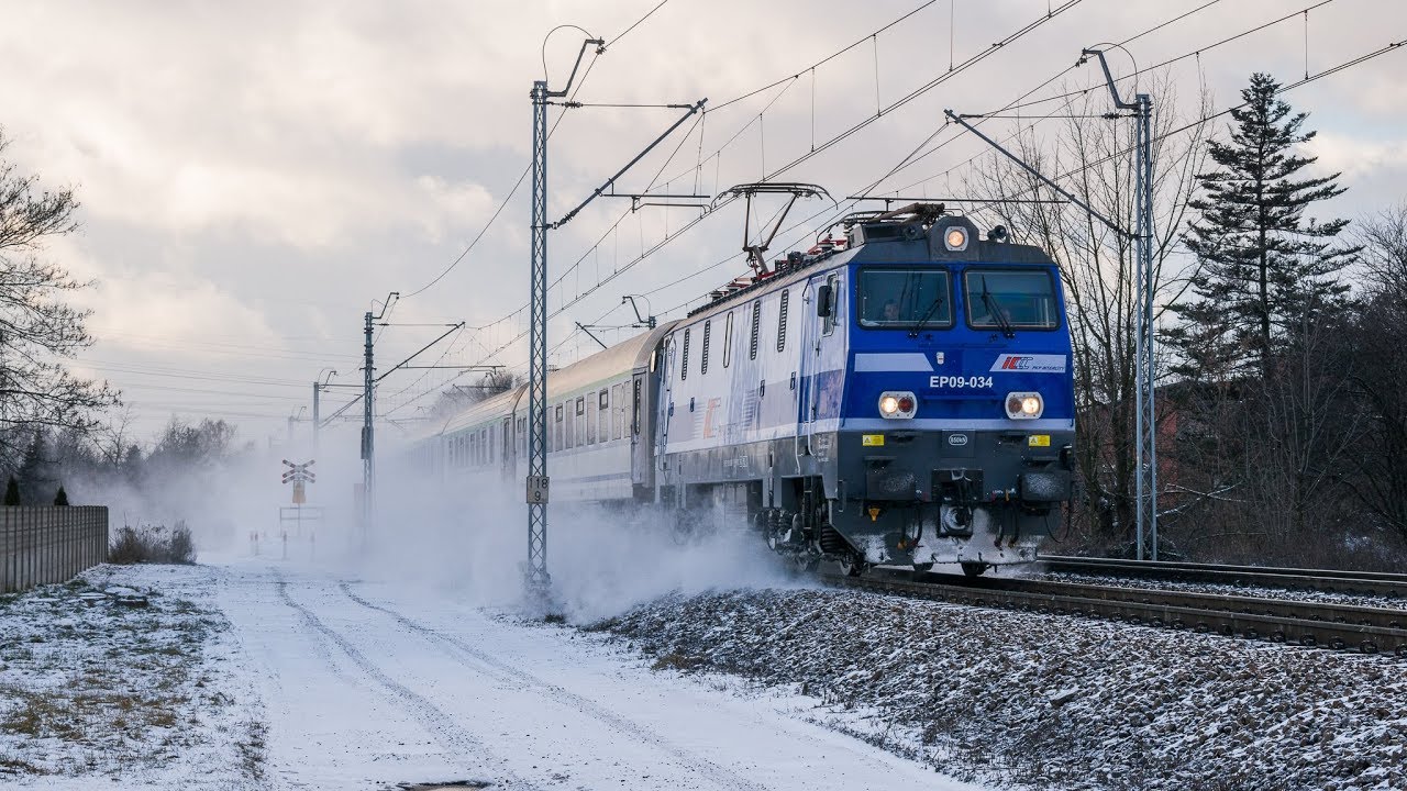 3 przeloty na zaśnieżonej D29-61 (biało-czerwona EP09-004, EP09-034, 34WEa-002) | 03.01.2019