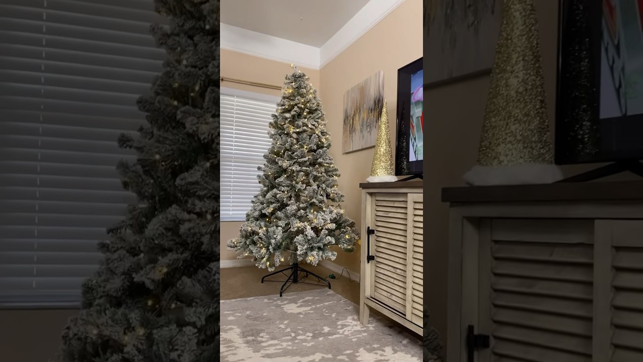 We put up our @kingofchristmas 7&rsquo; Prince Flock Christmas tree #kingofchristmas #christmastree